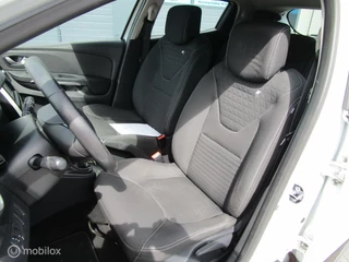 Renault Clio Renault Clio 1.2 16V 5drs 105dkm Airco Cruise Navigatie Bluetooth - afbeelding nr 14