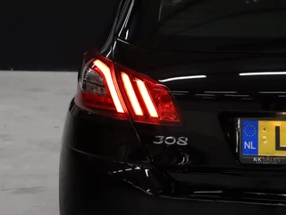 Peugeot 308 Peugeot 308 1.2 PureTech Blue Lease Active [APPLE CARPLAY, NAVIGATIE, ANDROID, PARKEERSENSOREN V+A, CRUISE CONTROL, CLIMATE, NIEUWSTAAT] - afbeelding nr 18