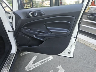Ford EcoSport Ford EcoSport 1.0 EcoB. Titanium | 125 pk | Trekhaak | Rijklaarprijs - afbeelding nr 9