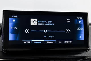 Peugeot 5008 | Dig. Cockpit | Adapt. Cruise | Stoelverw. | PDC | Camera | NAV + App. Connect | ECC | Elek. Klep | LM 19
