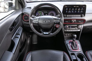 Hyundai Kona Hyundai Kona 1.6 GDI HEV Premium - All-in rijklrprs | Dealer ond. | HUD | Leer | Adpt. cruise - afbeelding nr 12