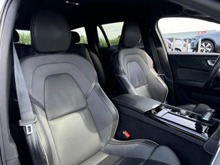 Volvo V60 Volvo V60 T6 Plug-In Hybrid AWD R-Design | Harman/Kardon Audio | Memorystoelen | Climate Pack | ACC | Keyless Entry | - afbeelding nr 27