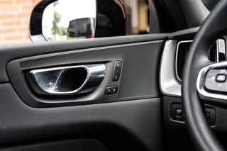 Volvo XC60 Volvo XC60 2.0 B4 R-Design Pano / Memory / 360 - afbeelding nr 26