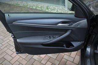BMW 5 Serie BMW 5 Serie 530e M-Sport Sedan, Adaptieve Cruise, Trekhaak, Achteruitrijcame - afbeelding nr 12