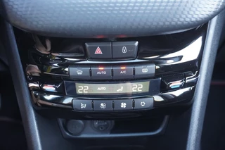 Peugeot 208 Peugeot 208 1.2 PureTech GT-line / 1e eig. / Pano / Trekhaak / Navi / Clima / Carplay / DAB+ - afbeelding nr 22
