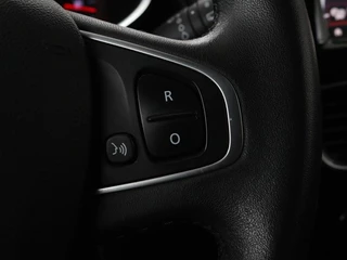 Renault Clio Renault Clio 1.2 TCe Zen | Automaat | Camera | Trekhaak |  Navigatie | Climate control | Cruise control | Bluetooth - afbeelding nr 15