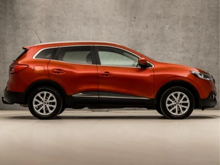 Renault Kadjar (NAVIGATIE, VIRTUAL COCKPIT, CLIMATE, GETINT GLAS, LEDER, SPORTSTOELEN, CRUISE, TREKHAAK, PARKEERSENSOREN, NIEUWSTAAT) - afbeelding nr 4