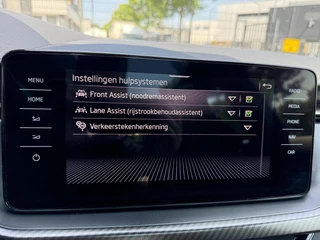 Škoda Kamiq Skoda Kamiq 1.5 TSI ACT MONTE CARLO PANORAMADAK - afbeelding nr 21