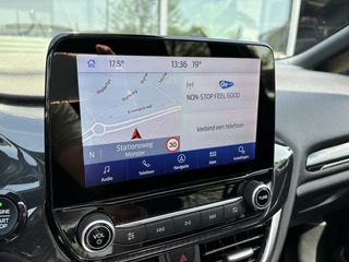 Ford Fiesta Ford Fiesta 1.0 EcoBoost ST-Line 100PK Winterpack Panodak Cruise Navi Climate Carplay Full-LED Parkeersensoren Achter Privacy Glass 18'' Inch Velgen *Sportief* - afbeelding nr 21