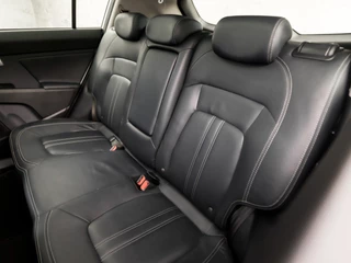 Kia Sportage Kia Sportage 1.6 GDI Luxury (PANORAMADAK, NAVIGATIE, CAMERA, LEDER, SPORTSTOELEN, XENON, GETINT GLAS, CLIMATE CONTROL, NIEUWSTAAT) - afbeelding nr 14