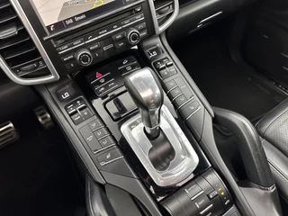 Porsche Cayenne Aut. *PANO | LUXURY-LEATHER | BI-XENON | SPORT-CHRONO | MEMORY-PACK | BOSE-SOUND | AIR-SUSPENSION | HEATED-SPORT-SEATS | NAVI-FULLMAP | DAB+ | CAMERA | SHIFT-PADDLES | TOWBAR | 21''ALU * - afbeelding nr 14