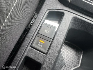 Volkswagen T-Roc Volkswagen T-Roc 1.5 TSI Style / Navigatie / Etc.. - afbeelding nr 29
