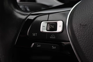 Volkswagen Golf Panoramadak, Camera, Climate, Navigatie, Bluetooth, DAB, Trekhaak, 18'' - afbeelding nr 33