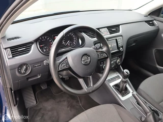 Škoda Octavia Skoda Octavia Combi 1.6 TDI Trekhaak CarPlay PDC Stoelverwarming - afbeelding nr 4