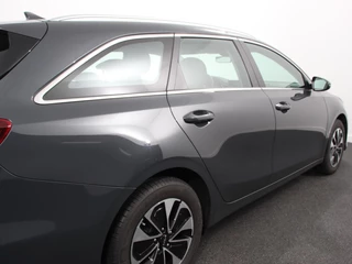 Kia Ceed Sportswagon Kia Ceed Sportswagon 1.6 GDI PHEV DynamicLine  Achteruitrijcamera Stuurverwarming Stoel verwarming Climate control LED Keyless start/ entry Parkeersensoren achter Adaptieve cruise control Lane assist - afbeelding nr 28