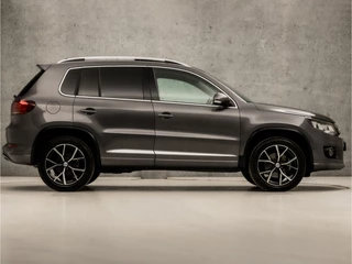 Volkswagen Tiguan Volkswagen Tiguan 1.4 TSI R-Line Sport 150Pk Automaat (PANORAMADAK, NAVIGATIE, XENON, CAMERA, LEDEREN SPORTSTOELEN, STOELVERWARMING, KEYLESS, CRUISE, NIEUWE APK, NIEUWSTAAT) - afbeelding nr 4