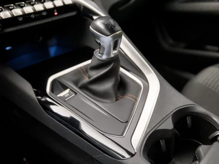 Peugeot 5008 Peugeot 5008 1.2 PureTech Sport 7 Persoons (APPLE CARPLAY, GROOT NAVI, PARKEERSENSOREN, SPORTSTOELEN, CRUISE, LANE ASSIST, NIEUWE APK, NIEUWSTAAT) - afbeelding nr 10