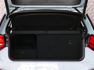 Audi Q2 Audi Q2 ✅2025✅35 TFSI ✅FACELIFT✅ S EDITION 150PK VIR.COCKPIT ELEK.KLEP TOUCHSCREEN CARPLAY NAVI CAMERA MATRIX LED STOELVERW. PDC KEYLESS 2025 
