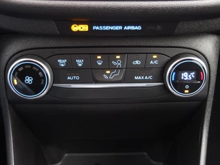 Ford Fiesta NAVI / CLIMA / CARPLAY / PDC / BLUETOOTH / CRUISE - afbeelding nr 26