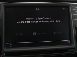Volkswagen Passat Volkswagen Passat 1.4 TSI GTE | Panoramadak | Stoelverwarming |  Trekhaak | Adaptive cruise | Camera | Carplay | Leder/Alcantara | Full LED | Virtual Cockpit - afbeelding nr 30