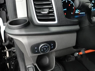 Ford Transit Custom Ford Transit Custom 300 2.0 TDCI L2H1 Limited Dubbele cabine Navigatie Airco 2x Schuifdeuren Trekhaak Parkeersenoren Carplay Trekhaak - afbeelding nr 17