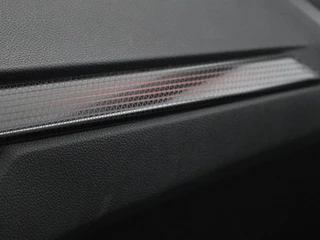 BMW 1 Serie BMW 1-serie 118i Business Edition | Luxury Line |  Panoramadak | Leder | Stoel & stuurverwarming | Camera | Carplay | Full LED | Live Cockpit | Navigatie | HiFi System | Parkeerhulp | Climate control - afbeelding nr 19