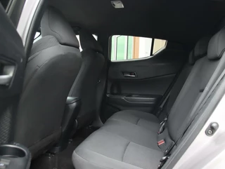 Toyota C-HR Toyota C-HR 1.8 Hybrid Bi-Tone - afbeelding nr 6