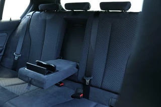 BMW 1 Serie BMW 1-serie M140i LCI / VOL! / RWD / Camera / H&K / Pano / 18