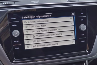 Volkswagen Touran Volkswagen Touran 1.5 TSI DSG R-Line Black st/ 7Pers./Panodak /trekhaak wegkl./ACC - afbeelding nr 18