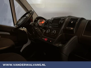 Peugeot Boxer Peugeot Boxer 2.2 BlueHDi 140pk L2H2 Euro6 Airco | Camera | Navigatie | 2500kg Trekhaak Cruisecontrol, Parkeersensoren, Bijrijdersbank - afbeelding nr 15
