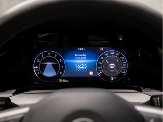 Volkswagen Golf (APPLE CARPLAY, VIRTUAL COCKPIT, GROOT NAVI, KEYLESS, SFEERVERLICHTING, SPORTSTOELEN, STOELVERWARMING, LED KOPLAMPEN, LANE ASSIST, NIEUWSTAAT) - afbeelding nr 21