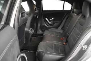 Mercedes-Benz A-Klasse Mercedes-Benz A-klasse 250e AMG Night | Carplay | Stoelverwarming |  Camera | Sfeerverlichting | Navigatie | Widescreen | Park Assist | Leder/Alcantara - afbeelding nr 6