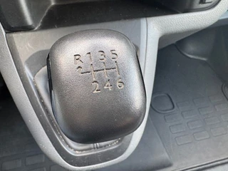 Opel Vivaro Opel Vivaro 2.0 CDTI 145pk L2 H1 Edition 3Persoons Airco,Cruisecontrol,Navigatie Nette Auto - afbeelding nr 13
