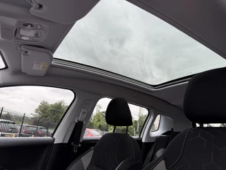 Peugeot 2008 Peugeot 2008 1.2 PureTech Blue Lion Pano,Navi,Pdc,110pk,Airco,Cruise,Lm velgen,4 Nieuwe Banden,Apk tot 07-2026 - afbeelding nr 17