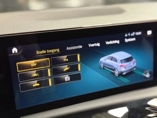 Mercedes-Benz A-Klasse Mercedes-Benz A-klasse 220 4MATIC Premium Plus AMG Night | Pano | Keyless | Sfeerverlichting | Memory seats - afbeelding nr 30