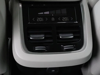 Volvo V60 Volvo V60 2.0 B4 Inscription | Panoramadak | Trekhaak |  Leder | Stoel & stuurverwarming | Head-Up | Adaptive cruise | Harman/Kardon | 360 camera | Carplay | Navigatie | Memory | Full LED | Keyless - afbeelding nr 32