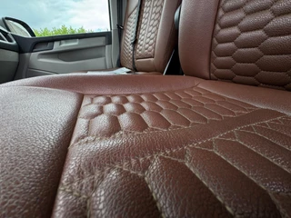 Volkswagen Transporter Volkswagen Transporter 2.0 TDI L1H2 Highline 204PK / 70YEARS EDITION / TREKH. / BEAR-LOCK / LEDER / VOORRUITVERW. / CAMERA / NAVI - afbeelding nr 19