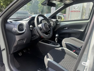 Toyota Aygo Toyota Aygo X 1.0 VVT-i MT Pulse Apple/Android, Cruise, 17inch velgen, Voorstoelen verwarmd , All-in Rijklaarprijs - afbeelding nr 4