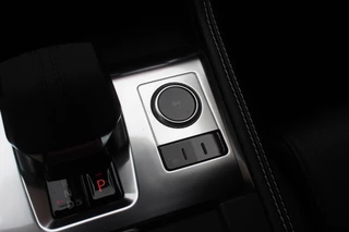 Jaguar F-PACE Jaguar F-PACE 2.0 P400e PHEV R-Dynamic S / 360Camera / Leder / Virtual Cockpit / 19'' / Blackpack / DAB / Stoelverwarming / Cruise Control - afbeelding nr 28