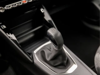 Peugeot 208 Peugeot 208 1.2 PureTech Sport (APPLE CARPLAY, GROOT NAVI, 360 CAMERA, SPORTSTOELEN, LM VELGEN, LANE ASSIST, CRUISE, NIEUWSTAAT) - afbeelding nr 10