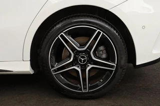 Mercedes-Benz A-Klasse Mercedes-Benz A-klasse 250e AMG Night | Panoramadak | Adaptive cruise |  Carplay | Stoelverwarming | Camera | Leder/Alcantara | Full LED | Sfeerverlichting | Navigatie - afbeelding nr 33