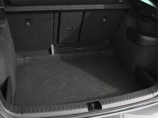 Škoda Karoq Skoda Karoq 1.5 TSI 150pk DSG Ambition | Navigatie | Apple Carpla/Android Auto | Camera | Climate Control | Adaptive Cruise control | Lichtmetalen Velgen - afbeelding nr 35