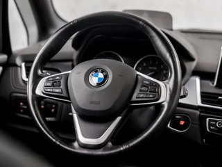 BMW 2 Serie 225Pk Automaat (PANORAMADAK, GROOT NAVI, HEAD-UP DISPLAY, LEDER, STOELVERWARMING, ADAPTIVE CRUISE, SPORTSTOELEN, NIEUWE APK, CRUISE, ZWART HEMEL, NIEUWSTAAT) - afbeelding nr 18