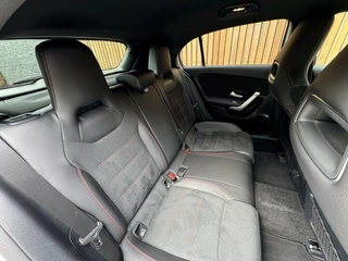 Mercedes-Benz A-Klasse Mercedes A-klasse 200 AMG-styling Automaat | Widescreen Navi | Stoelverwarming | Getint glas | Metallic lak | Parkeersenoren voor en achter | Achteruitrijcamera - afbeelding nr 38