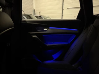 Audi Q5 Audi Q5 55 TFSI e quattro Competition 367PK S-Line PANO/LUCHTVERING/TREKHAAK/360CAMERA/MASSAGE/KEYLESS/MATRIX/VIRTUAL/CARPLAY/SFEER/19