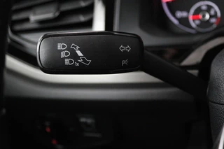 Volkswagen Polo Volkswagen Polo 1.0 TSI Comfortline (PARKEERSENSOREN, CRUISE ADAPTIEF, NAVIGATIE, CARPLAY, NL-AUTO, GOED ONDERHOUDEN) - afbeelding nr 17