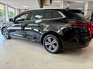 Renault Megane E-Tech Renault Megane E-Tech Estate 1.6 Plug-in 160 Intens Headup Navigatie LED CRUISE LEDER/STOF - afbeelding nr 8