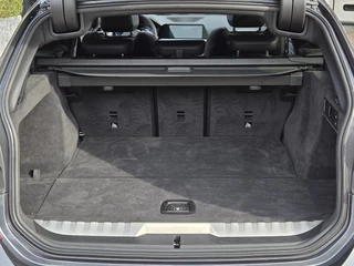 BMW 3 Serie BMW 3-serie Touring 330e xDrive M SPORT | PANORAMA | LASER | DRIVING ASS. PROF | HARMAN KARDON | - afbeelding nr 17