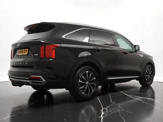 Kia Sorento Kia Sorento 1.6 T-GDI Plug-in Hybrid 4WD Edition 7-persoons - Navigatie - Lederen bekleding - Stoelverwarming - Trekhaak - Fabrieksgarantie tot 10-2028 - afbeelding nr 9