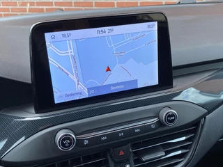 Ford Focus Ford Focus 1.0 ECOB. ST LINE. BNS NAV CRUISE CARPLAY STOELVW CAMERA PDC LMV - afbeelding nr 12